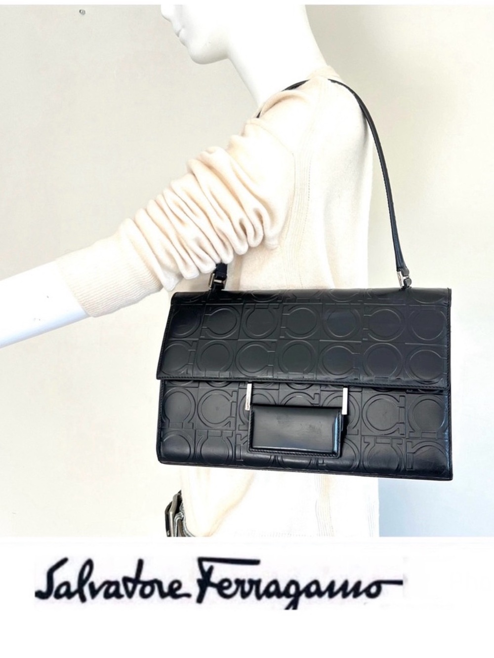SALVATORE FERRAGAMO Black Smooth Leather Signature Gancini Pattern Shoulder Bag